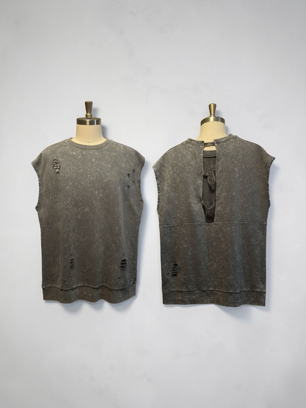 Davi & Dani - Grey Mineral Wash Sleeveless Tee - Large - PTP 24.5” - A147